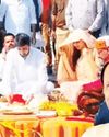 प्रयागराज में संगम में प्रवाहित की गईं अजित पवार की अस्थियां25