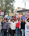 बिजली कर्मचारियों ने मशाल जुलूस निकाला बिजली कर्मचारियों ने मशाल जुलूस निकाला29
