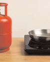 LPG की कमी की आशंका से इंडक्शन चूल्हों की बिक्री बढ़ी LPG की कमी की आशंका से इंडक्शन चूल्हों की बिक्री बढ़ी15