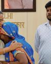 शहीद कोरोना योद्धाओं के परिवारों को मुख्यमंत्री रेखा गुप्ता ने सौंपे एक-एक करोड़ रुपये के चेक6