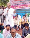 विभिन्न मांगों को लेकर कर्मचारियों ने किया प्रदर्शन39
