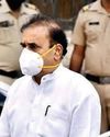अनिल देशमुख कंधे की सर्जरी के लिए अस्पताल में भर्ती अनिल देशमुख कंधे की सर्जरी के लिए अस्पताल में भर्ती4