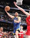 'Incredible' Curry scores 52 as Warriors down Grizzlies19