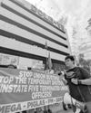 Labor groups protest MetroWear shutdown5