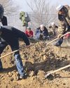 Survivors brave freezing cold after China quake kills 13120
