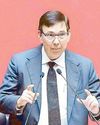 New finance chief eyes carbon tax25