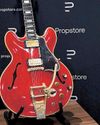 Oasis guitar sold at auction for $385,000 Oasis guitar sold at auction for $385,00038