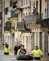 Hundreds of thousands without power after storm lashes France40