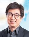 PLDT’s ‘butcher’ COO publicly slices telco rivals PLDT’s ‘butcher’ COO publicly slices telco rivals43
