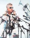 Robbie reunites with pals at stand-out gig26