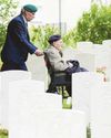 Heroes join forces to remember the fallen Heroes join forces to remember the fallen3