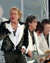 Failing... he is failing: Rod Stewart is ‘legend’ slot flop23