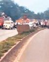 Elephant movement brings traffic to standstill20