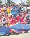 Protest erupts as pregnant ASHA dies due to ‘medical negligence’ Protest erupts as pregnant ASHA dies due to ‘medical negligence’23