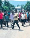 Farmers take to streets over fertilizer shortage23