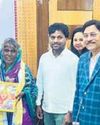 Maharashtra woman in Jharsuguda reunites with family after 3 years Maharashtra woman in Jharsuguda reunites with family after 3 years24