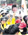 Students say Indonesia 'heading' for bankruptcy32