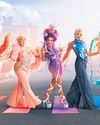 QUEENS BRING GLITZ, GLAMOUR11
