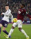 West Ham End Manchester United's Winning Streak, Tottenham Hotspur Sink To 16th43