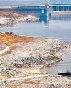 గోదావరి, కృష్ణ భారీ ప్రాజెక్టుల్లో పడిపోతున్న నీటి నిల్వలు గోదావరి, కృష్ణ భారీ ప్రాజెక్టుల్లో పడిపోతున్న నీటి నిల్వలు
