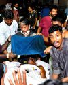 മെഡി. കോളജ് അത്യാഹിത വിഭാഗത്തിൽ പുകരോഗികളെ ഒഴിപ്പിച്ചു.നാല് മൃതദേഹം മോർച്ചറിയിലേക്ക് മാറ്റി മെഡി. കോളജ് അത്യാഹിത വിഭാഗത്തിൽ പുകരോഗികളെ ഒഴിപ്പിച്ചു.നാല് മൃതദേഹം മോർച്ചറിയിലേക്ക് മാറ്റി