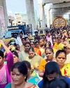 கோடை வெப்பம் தணிந்து மழை பெய்ய வேண்டி பூந்தமல்லி ஊத்துக் காட்டு எல்லையம்மனுக்கு 1008 இளநீர் அபிஷேகம் கோடை வெப்பம் தணிந்து மழை பெய்ய வேண்டி பூந்தமல்லி ஊத்துக் காட்டு எல்லையம்மனுக்கு 1008 இளநீர் அபிஷேகம்