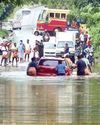 கேரளாவில் 3 நாட்களுக்கு ரெட் அலர்ட் ரயில் போக்குவரத்து கடும் பாதிப்பு32