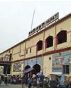 Railway official rescues lady at Naihati station14
