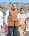 भलस्वा लैंडफिल को सुंदर बनाने की शुरुआत, सीएम-एलजी ने रोपे पौधे भलस्वा लैंडफिल को सुंदर बनाने की शुरुआत, सीएम-एलजी ने रोपे पौधे6