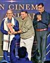 जागरण फिल्म फेस्टिवल में आइकन आफ हिंदी सिनेमा से नवाजे गए समीर जागरण फिल्म फेस्टिवल में आइकन आफ हिंदी सिनेमा से नवाजे गए समीर6