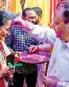 दिल्ली की जीत का गाढ़ा रंग भी शामिल था इस बार भाजपा के होली उत्सव में दिल्ली की जीत का गाढ़ा रंग भी शामिल था इस बार भाजपा के होली उत्सव में