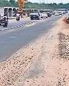 कालिंदी कुंज से फरीदाबाद जाने वाली आधी सड़क है टूटी, लगता है जाम79