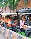 सहूलियत से ज्यादा जाम का कारण बन रहे ई-रिक्शा89