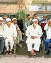 सप्ताहभर में बोरिंग के आश्वासन पर भूख हड़ताल खत्म87