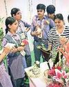 प्रदर्शनी में सैंकड़ों वर्ष पुराने पौधे प्रदर्शित89