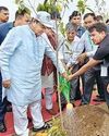 पौधा लगाकर फोटो खिंचवाने तक सीमित न रहें, इनकी देखभाल भी करें : गडकरी27