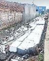 वर्षा में दीवार गिरने से तीन कर्मियों की मौत30