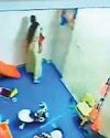 डे-केयर में 15 माह की बच्ची को बेरहमी से पीटा, दीवार में सिर मारकर पटक दिया16