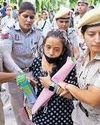 सुप्रीम कोर्ट के आदेश के विरोध में प्रदर्शन पर पहला मुकदमा दर्ज, हिरासत में लिया11