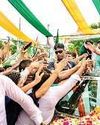 अभी ललक है एक झलक की, वोट की बातें बाद में39