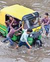 जलभराव व जाम से जूझ रहे लोग, एंबुलेंस भी फंसी17