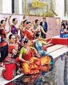 चीन की धरती पर पीएम मोदी के स्वागत में लगे ‘वंदेमातरम’ और ‘भारत माता की जय’ के नारे चीन की धरती पर पीएम मोदी के स्वागत में लगे ‘वंदेमातरम’ और ‘भारत माता की जय’ के नारे37