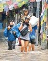 घर और दुकानें हुईं जलमग्न, निगम बोध घाट बंद28