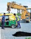 अलीपुर के पास जीटी करनाल हाईवे के फ्लाईओवर का हिस्सा धंसा, चालक चोटिल7