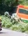 मानसिक रूप से कमजोर युवक ने दौड़ाई बस मानसिक रूप से कमजोर युवक ने दौड़ाई बस39