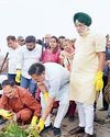 छठ घाटों की सफाई में जुटी नगर निगम और सरकार छठ घाटों की सफाई में जुटी नगर निगम और सरकार68