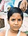 सार्वजनिक शौचालय के खुले गटर में गिरने से नौ वर्षीय बच्चे की मौत सार्वजनिक शौचालय के खुले गटर में गिरने से नौ वर्षीय बच्चे की मौत74