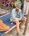कर्ज न लौटाने पर किसान व मां को आढ़ती ने जंजीरों से बांधा Dainik Jagran