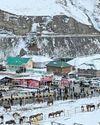 कश्मीर में बर्फबारी, श्रीनगर-लेह हाईवे पर यातायात बंद57