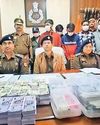 बड़े नोट के बदले छोटे नोट की दोगुना राशि देने के नाम पर ठगी करने वाले गिरोह का पर्दाफाश बड़े नोट के बदले छोटे नोट की दोगुना राशि देने के नाम पर ठगी करने वाले गिरोह का पर्दाफाश13